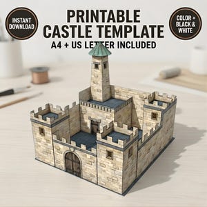Könnte beinhalten: Ein dreidimensionales Papierschlossmodell mit einem hohen Turm und Zinnen. Das Schloss ist aus hellbraunem Papier mit einer steinartigen Textur gefertigt. Der Text "PRINTABLE CASTLE TEMPLATE" ist oben zu sehen.