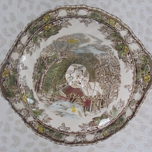 Vintage Johnson Brothers Friendly Village Covered Vegetable Bowl