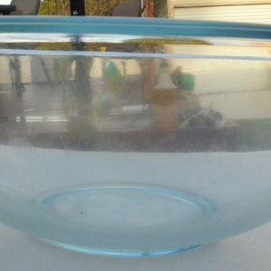 Light Blue Vintage 10 Cup Pyrex Mixing Bowl