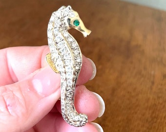 Vintage Seahorse Pin- Clear Rhinestones With Green Eye Seahorse- Vintage Brooch- Sea Life Pin- Sea Animal- Seahorse Gift- Vintage Pin