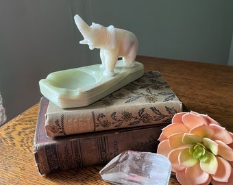 Vintage Agate/ Marble Elephant Ashtray- Stone Ashtray- Elephant Trunk Up- Vintage Ashtray- Gift Elephant Lover- Vintage Agate Stone Decor