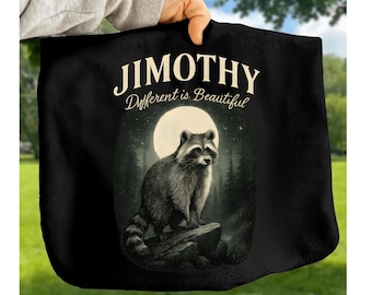 Camiseta Jimothy Different is Beautiful con mapache PNG – Vintage Moon Forest