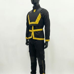 Aanpasbaar zwart vliegkostuum en vlokvest Cosplay-basiskostuum