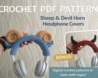 Könnte beinhalten: Bild zeigt Häkel-Kopfhörerbezüge. Einer ist blau mit beigefarbenen Spiralakzenten, die an Schafhörner erinnern. Der andere ist rot mit schwarzen Teufelshörnern. Text lautet "CROCHET PDF PATTERNS" und "Sheep & Devil Horn Headphone Covers."