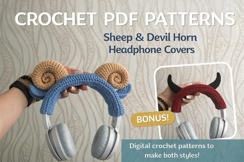 K&ouml;nnte beinhalten: Bild zeigt H&auml;kel-Kopfh&ouml;rerbez&uuml;ge. Einer ist blau mit beigefarbenen Spiralakzenten, die an Schafh&ouml;rner erinnern. Der andere ist rot mit schwarzen Teufelsh&ouml;rnern. Text lautet "CROCHET PDF PATTERNS" und "Sheep & Devil Horn Headphone Covers."