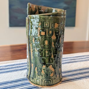 Geometric Green Drip Glaze Art Pottery Vessel | Vase | Seto ware | Earthenware | Oribe ware