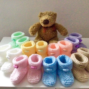 Handmade newborn baby bootees,soft wool,newborn gift