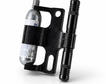 Co2 Canister + Dynaplug Racer pro bottle cage mount
