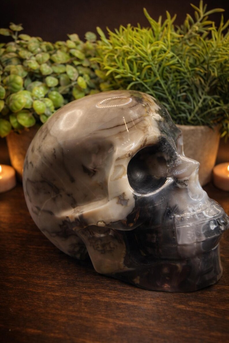Volcano Agate Skull Carving – UV Reactive Crystal Skull, Hand Carved Agate, Statement Collector Piece, 5.75 lbs bild 8