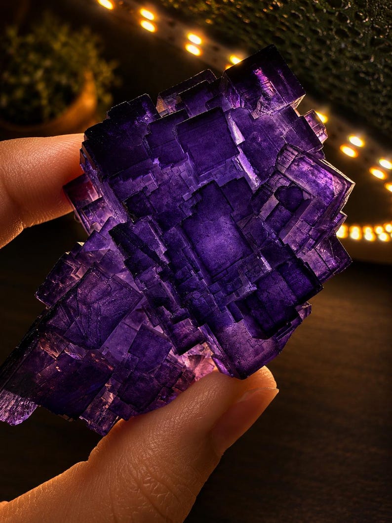Aksu Mine Fluorite Specimen | Purple Cubic Fluorite Crystal | Collector Mineral Specimen | Gemmy Fluorite Cluster 88g imagem 8
