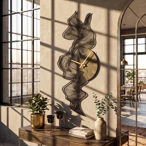 Orologio da parete di lusso in metallo, arte murale moderna di grandi dimensioni, design astratto fluido, arredamento contemporaneo per la casa, grande orologio da parete in metallo