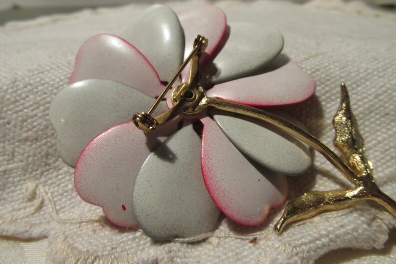 Vintage Red and Gray Enamel Flower Pin with Gold Tone Center and Stem
