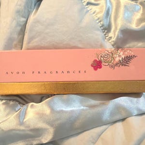 Avon 1960 Variety Fragrence Sales Sampler. Doos van 10 dram is in goede staat