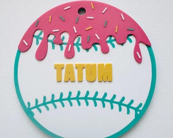 Etiqueta personalizada para bolsa de béisbol impresa en 3D de 10 cm con nombre y color • Efecto de goteo de helado • Adorno para mochila • Tendencia viral del béisbol • Regalo de fin de temporada