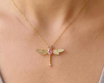 Collar de libélula de oro de 18 quilates con circonitas, joyería inspirada en la naturaleza, regalo sentimental para ella.