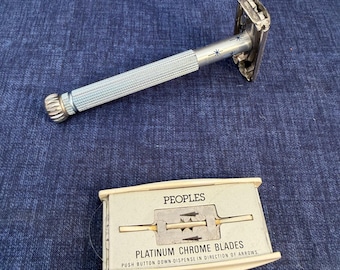 1970's Lady Gillette BLUE Starburst VIntage Safety Razor
