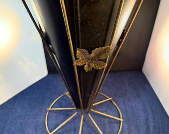 Vintage MCM svart och guld konformat paraplyställ