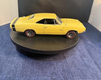Danbury Mint 1969 Dodge Ladegerät R/T in 1/24 hellgelb