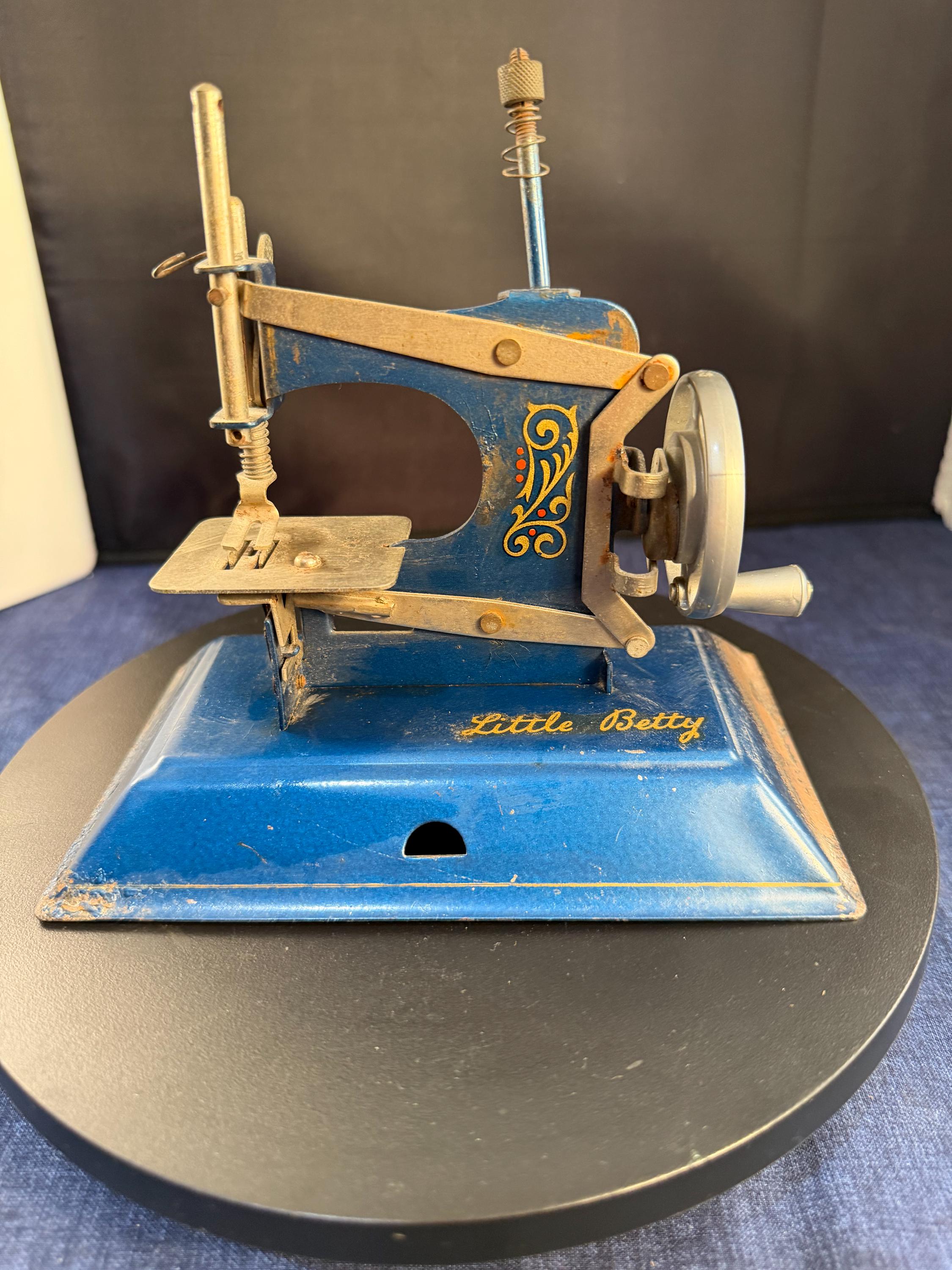 Mini Machine à Coudre Vintage En Bois Pour Maison De Poupée – Rouet Décoratif 1:12