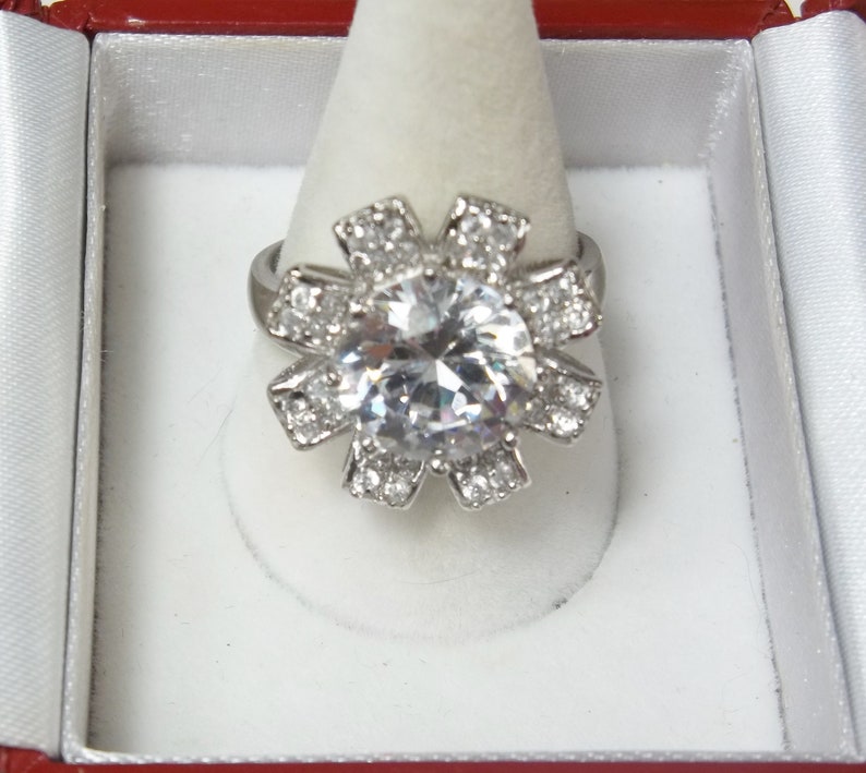 925 Sterling Silver Fine Jewelry Vintage 1980/'s Cocktail Ring Size 9 Gift For Her Large Round Cut Crystal