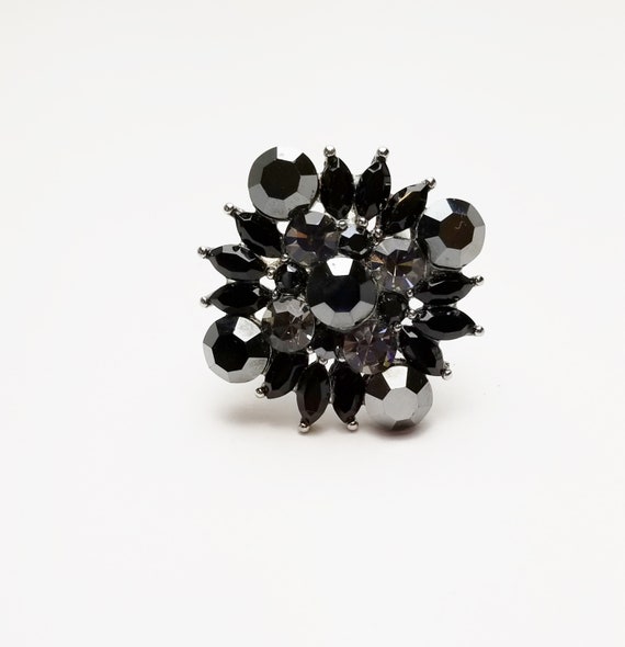 Signed Cara Rhinestone Statement Ring: Black & Si… - image 1