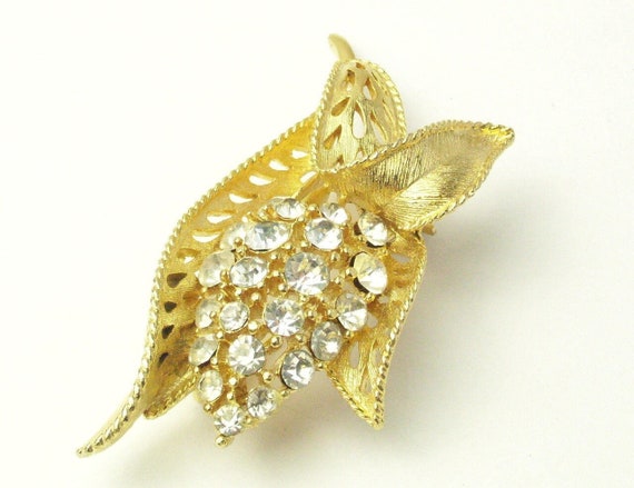 Signed Lisner Large Rhinestone & Gold Flower Broo… - image 6