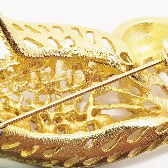 Signed Lisner Large Rhinestone & Gold Flower Broo… - image 10
