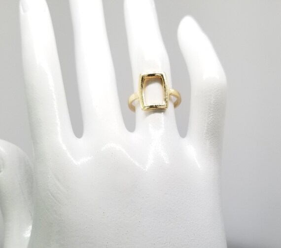Vintage Minimalist Rectangle Gold Ring, Costume J… - image 3