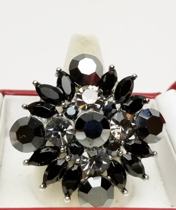 Signed Cara Rhinestone Statement Ring: Black & Si… - image 2