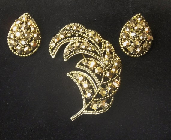 Signed Weiss Gold Rhinestone Leaf Spray Brooch Pi… - image 5