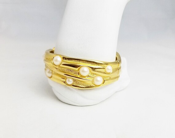 Vintage Wide, Chunky Gold & Faux Pearl Clamper Hi… - image 3