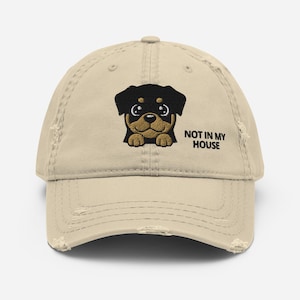 Può includere: Un set di tre ciotole impilabili in ceramica nei toni del blu, verde e bianco. Le ciotole presentano una smaltatura maculata e un design semplice. La ciotola più grande ha un diametro di circa 15 cm.