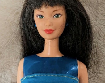 Barbie Sit in Style Kira doll and outfit