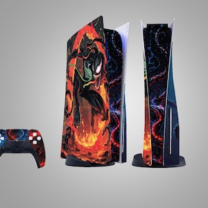 Könnte beinhalten: Ein Spielekonsolen- und Controller-Set mit einem lebendigen Comic-Design. Die Konsole hat eine schwarze Basis mit einer farbenfrohen Hülle, die eine Figur in einer feurigen Szene zeigt. Der Controller hat ein passendes Farbschema.