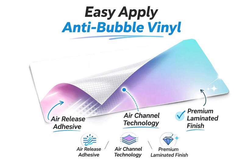 K&ouml;nnte beinhalten: Rustikales Holzschild mit dem Text "Welcome to our home" in wei&szlig;er Schrift. Das Schild hat eine Used-Optik und ein schlichtes, einladendes Design, ideal f&uuml;r eine Veranda oder einen Eingangsbereich.