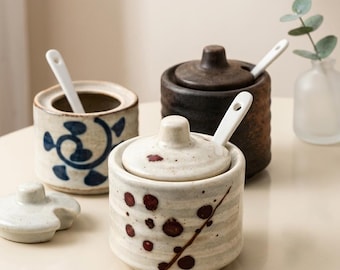 Tarro de azúcar de cerámica hecho a mano con tapa y cuchara, estilo japonés, recipiente para condimentos, decoración rústica de cocina, regalo de Pascua, Día de la Madre, Primavera