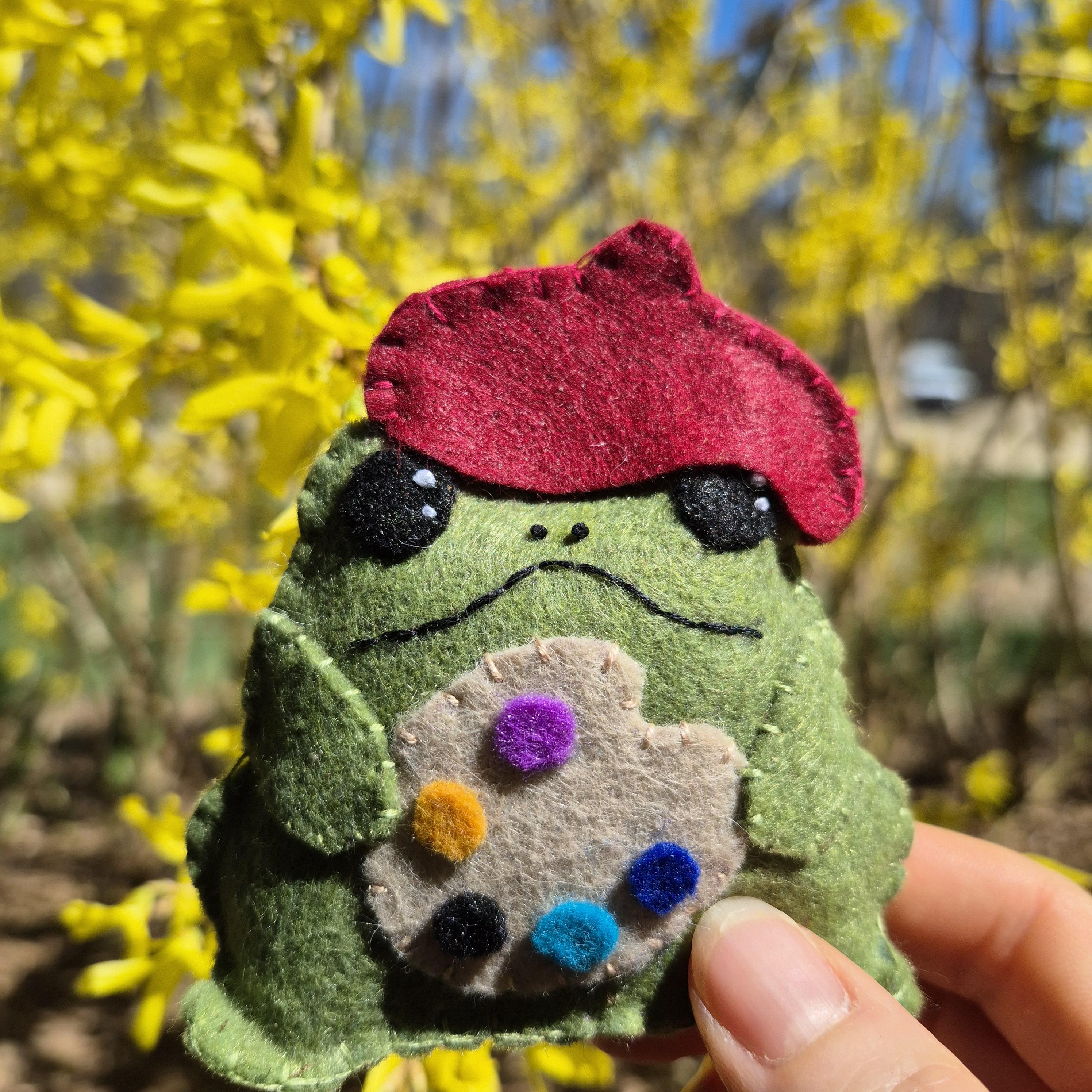 Felt Frog Sewing Pattern: Whimsical Artist Frog Plush DIY Craft ...