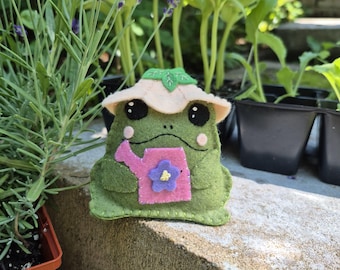 Handmade Felt Garden Frog: Whimsical Frog Lover Gift