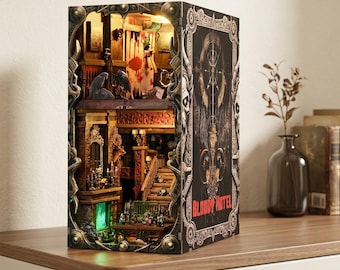 Haunted Hotel Book Nook Kit Horror Bücherregal Insert Geisterprojektion LED Miniatur Diorama