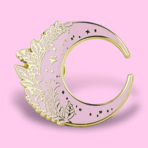 Floral Moon Pink Enamel Pin • Cute Celestial-Inspired Badge with Flowers • Cottagecore Cosmic Gift for Dreamy Moon Lovers