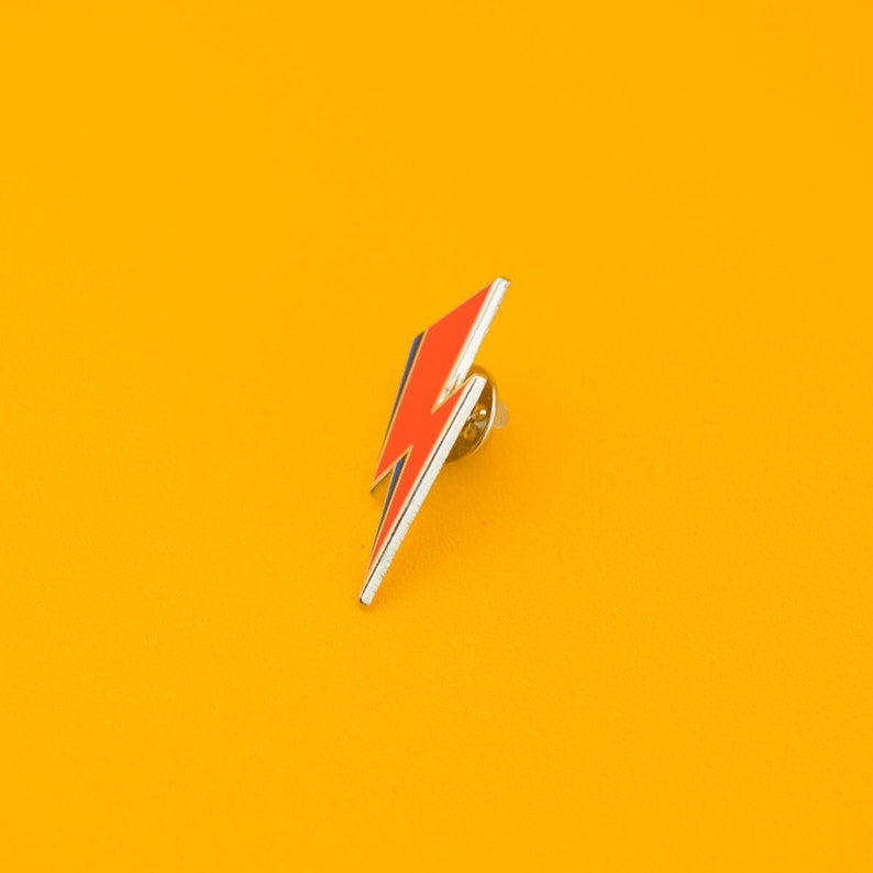 Bowe-nspred Lghtnng Bolt Enamel Pn &bull; Glam Aladdn Sane Zggy Stardust 70s Rock Con Desgn