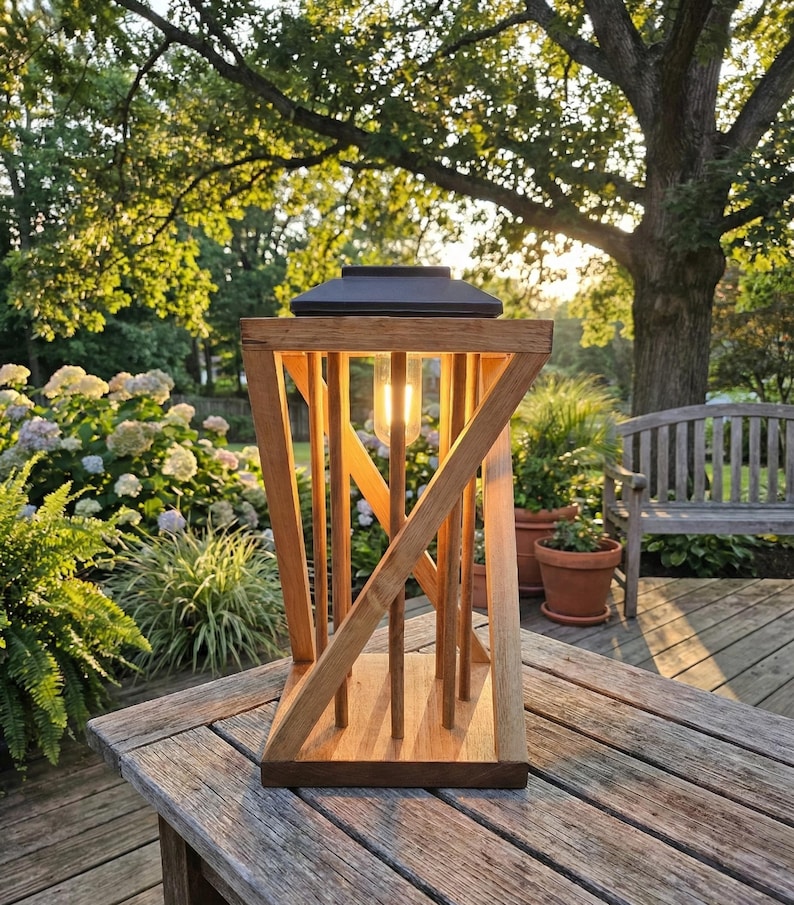 Lanterne solaire en bois, éclairage de terrasse extérieur, LED chaude, décoration de jardin rustique image 4