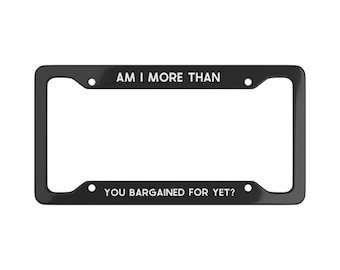 Sou mais emo? Moldura de placa de carro, cena millennial, engraçado, gótico, acessórios para carro, Helena, Y2K Goth, MCR Fall Out, Sugar We Pop Punk