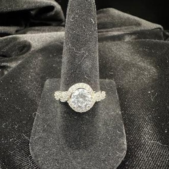 Silver Tone Crystal Solitaire Ring with Twisted P… - image 5