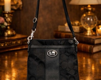 Coach Black Signature Shoulder Bag No H0832-12729 With Logo Key
