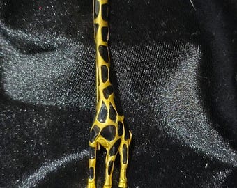 Broche Carolee Girafe, épingle vintage dorée et émaillée noire