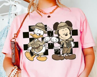 Comfort Colors ミッキー＆ドナルド アニマルキングダム シャツ、ディズニー ベストフレンズ サファリモード Tシャツ、バケーション キッズ お揃い おもしろクルーネック、快適な服