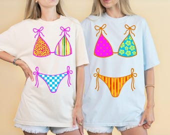 Comfort Colors ビキニシャツ、サマー水着グラフィックTシャツ、ビーチガールズ旅行グループTシャツ、おもしろガールズバチェロレッテパーティークルーネック