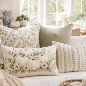 Conjunto de almofadas com estampa de abóbora branca e sálvia, estilo outono, capas de almofada inspiradas em designers, decoração de casa de campo dos Hamptons.