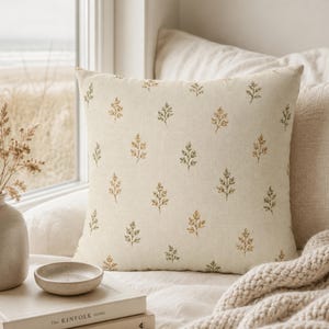 Soft Autumn Pillow Cover,Neutral Botanical Leaf Pillow,Hamptons Cottage Decor, Fall Linen Look Pillow,Designer Inspired Coastal Home